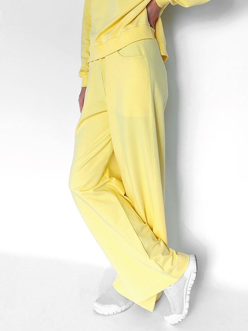 Women Two-thread SET: High Waist Palazzo Pants Featuring Pockets and Sweatshirt Cutting In Side Seams With Elongated Back image 2