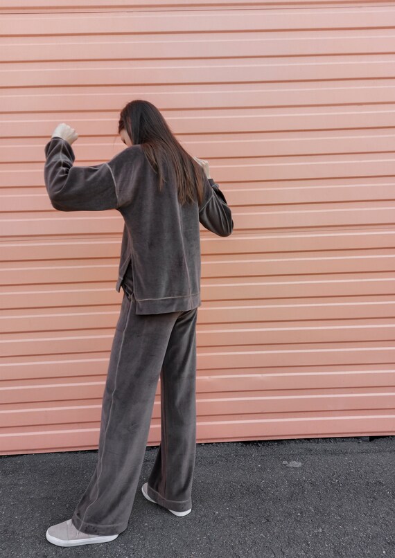 Modern Tracksuit Velour Elongated 