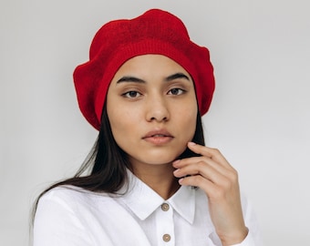 Parisian Style Beret, Vintage French Linen Beret Hat, Painter Beret, Red Women Summer Hat, Organic Yarns Hat, Béret Femme Lin, Crochet Beret