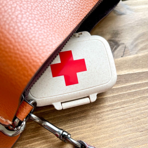 Red Cross Decal, Medicine Box Sticker, Medicine Cabinet Sticker, Red Cross Volunteer Sticker - Healthcare accessory - Medical symbol sticker