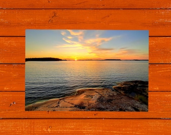Cartolina Finlandia Mare e Tramonto, Scandinavia da cartolina, Paesaggio costiero da cartolina, Biglietto d'auguri Mare nordico al tramonto