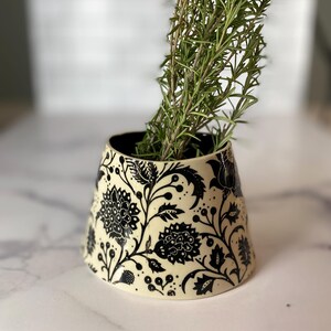 Kalamkari Pot/Vase/Caddy, Handmade Pottery