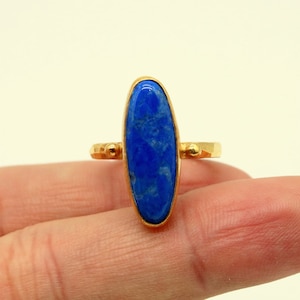 Anillo de lapislázuli en plata de ley - Baño de oro de 24k, estilo minimalista