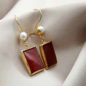 Perle und Karneol Silber Ohrringe Silber Sterling Ohrringe 24 k Gold über weißen Stein Ohrringe Birthstone zierliches Geschenk