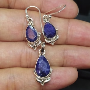 Natürliche Saphir Ohrringe und Anhänger 925K Sterling Silber Zierliche Ohrringe und Anhänger 24K Gold über Antike römische Kunst Saphir Silber