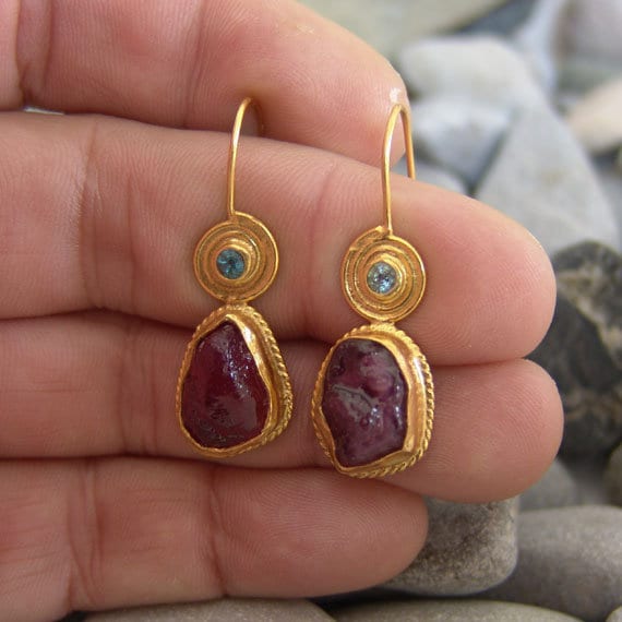 Earrings ruby gold clearance
