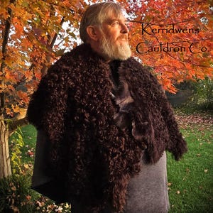 Björn Ironside Viking Fur Mantel, Capelet, Medieval Brown Curly Wool, Fur Mantle, Shrug, Fur Cloak, Reenactment, Costume Wear, Cosplay, LARP