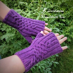 Witches Purple or Green Arm Warmers, Hedgewitch Wrist Warmers, Fingerless Gloves, Wrist Warmers, Wool Glove, Wool Mittens, Cosplay