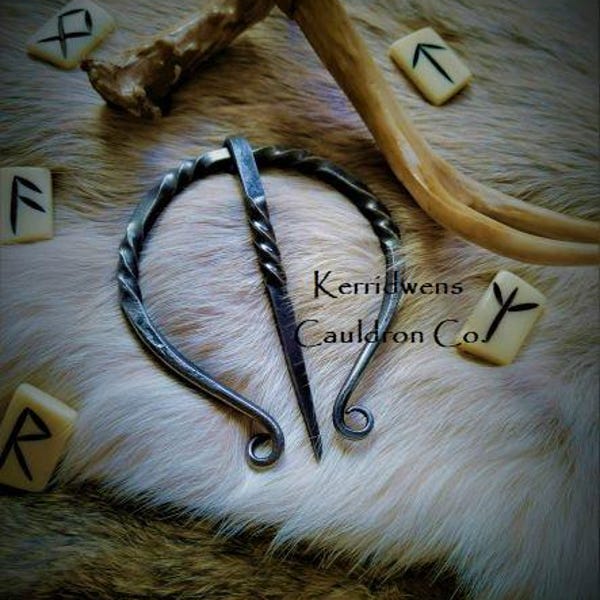 Medium Penannular Shawl Pin, Brooch, Celtic Shawl Pin, Viking, Druid, Witch Shawl Pin, Medieval Shawl Pin, Norse, Reenactment, Cosplay,