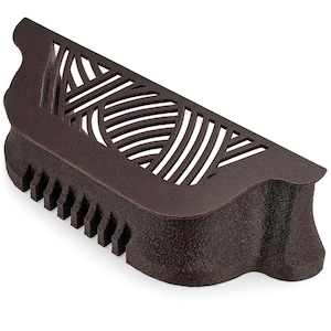 Peut inclure: Un porte-savon d&eacute;coratif marron fonc&eacute; avec un design unique. Le dessus pr&eacute;sente un motif d&eacute;coup&eacute; de lignes et de cercles incurv&eacute;s. La base a une surface textur&eacute;e et nervur&eacute;e. Le porte-savon est con&ccedil;u pour contenir un pain de savon.
