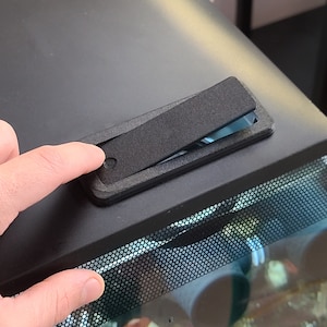 The Fluval Flex Feeding Door