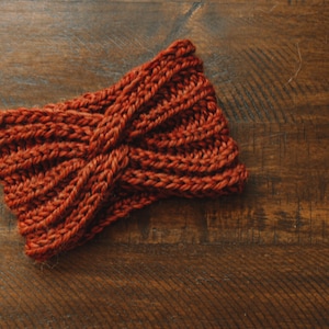 Cadillac Knot Ear Warmer Knitting Pattern image 2