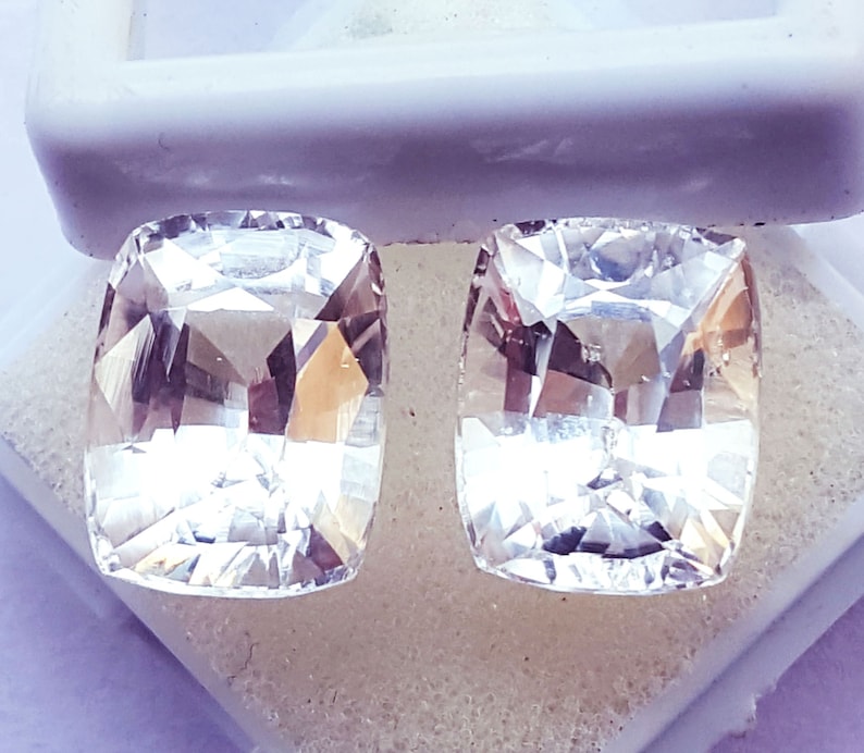 Natural White Loose Gemstone Sapphire Pair Certified 8 to 10 ct With Free Shipping