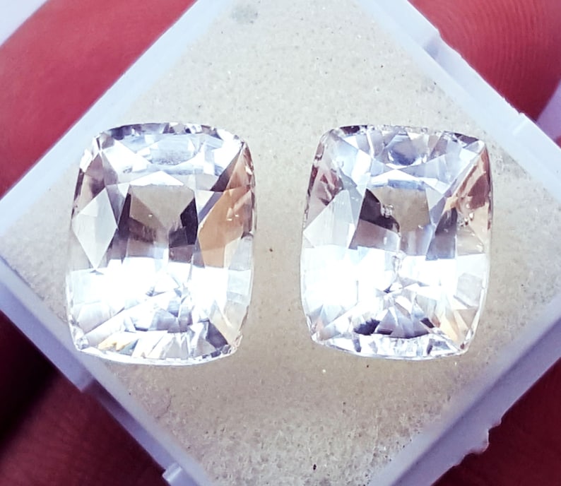 Natural White Loose Gemstone Sapphire Pair Certified 8 to 10 ct With Free Shipping