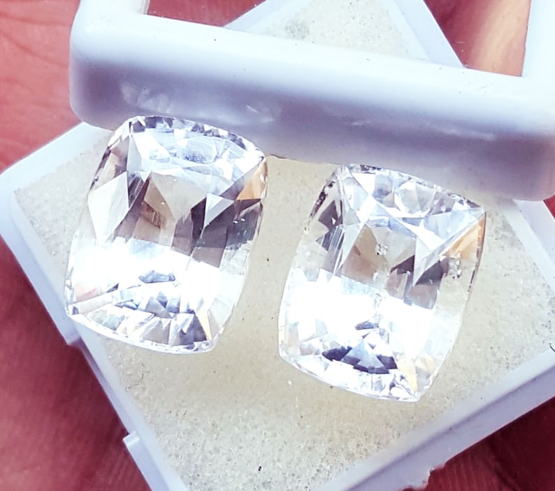 Natural White Loose Gemstone Sapphire Pair Certified 8 to 10 ct With Free Shipping