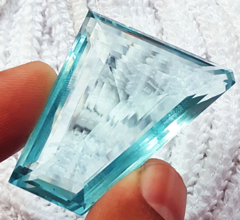 Aquamarine Save up 20/% On Loose Gemstone certified 90 to 95 ct with Free Delivery