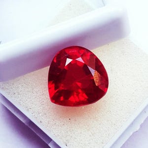 Rubí rojo natural suelto, talla pera, de 8-10 quilates: Certificado de origen de Mozambique