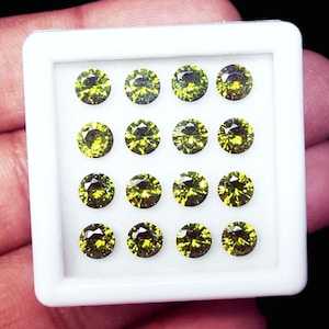 5 MM Edelstein Natur Peridot 5.65 Ct 20 Stück mit Zertifikat