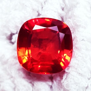 Kissenform Natürlicher oranger Saphir 9 bis 11 Ct Edelstein mit Zertifikat
