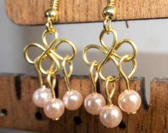 Clover Pearl Earrings