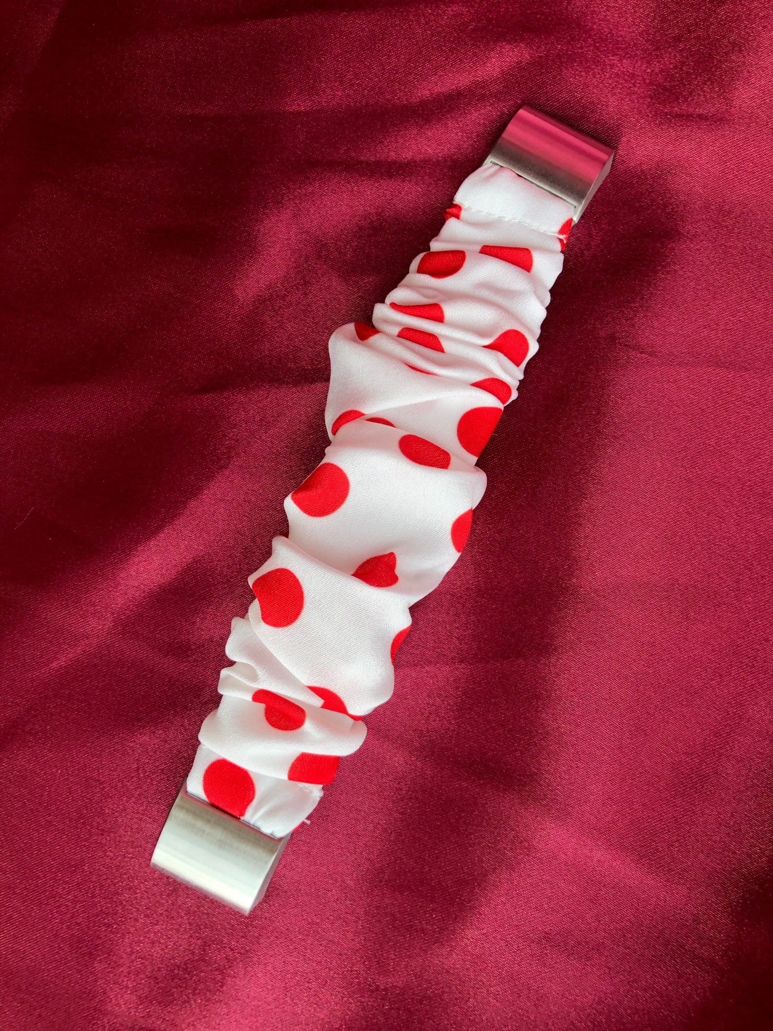 fitbit scrunchie strap