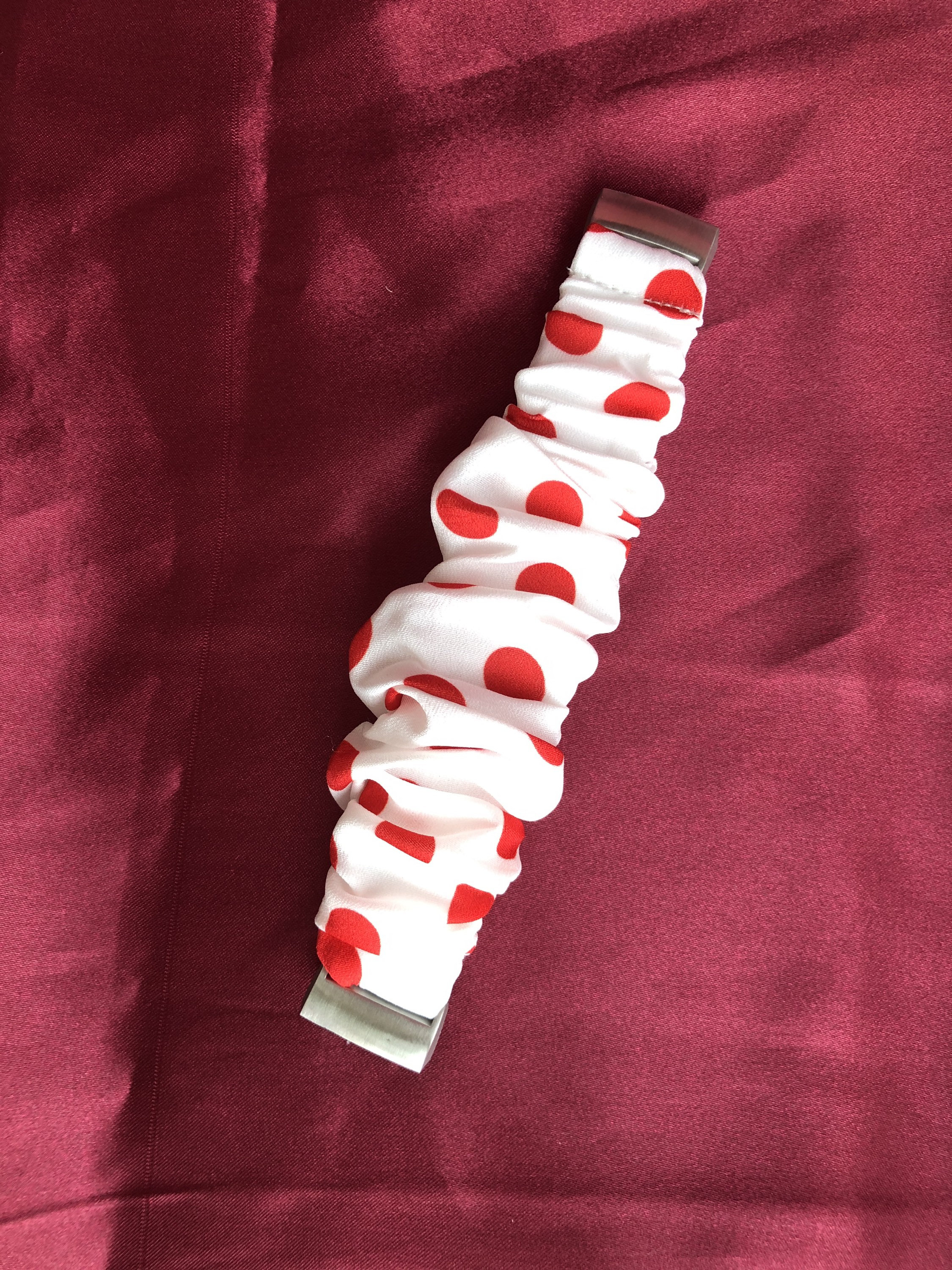 fitbit scrunchie strap