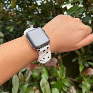 Luxury Spotty Apple Watch scrunchie band. 38/40/41mm, 42/44/45/49mm. Fits all Ultra, SE and Series.