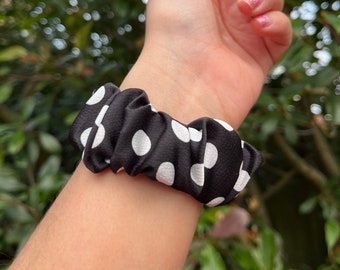 Luxury Spotted versa, versa lite, versa 2 Fitbit scrunchie bands/Fitbit scrunchie bands versa, versa lite, versa 2/Fitbit scrunchie straps