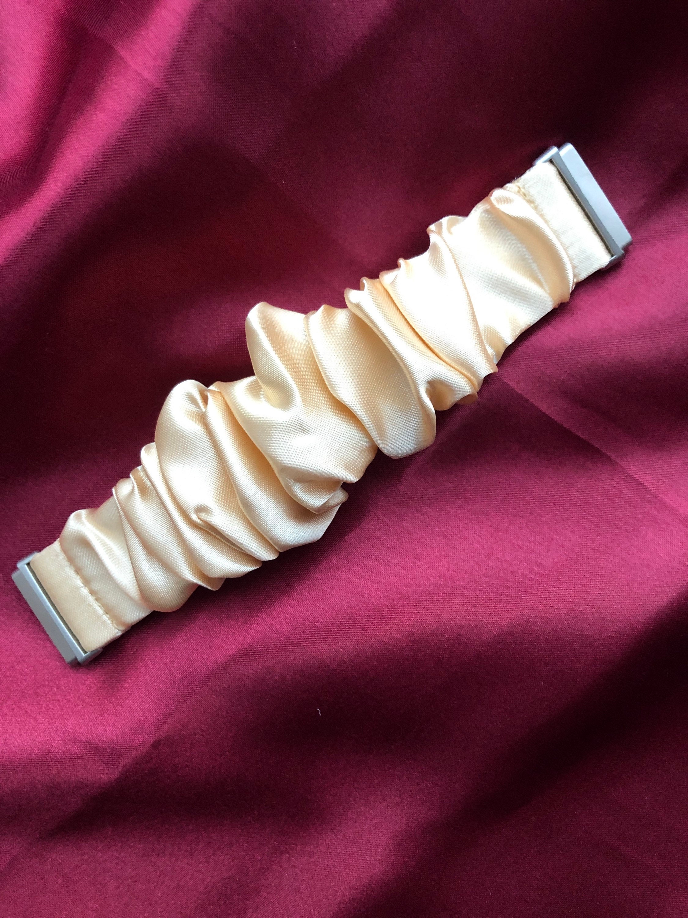fitbit scrunchie strap