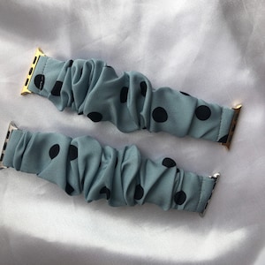 Spotty Apple Watch scrunchie band. 38/40/41mm, 42/44/45/49mm. Fits all SE, Ultra, Series.