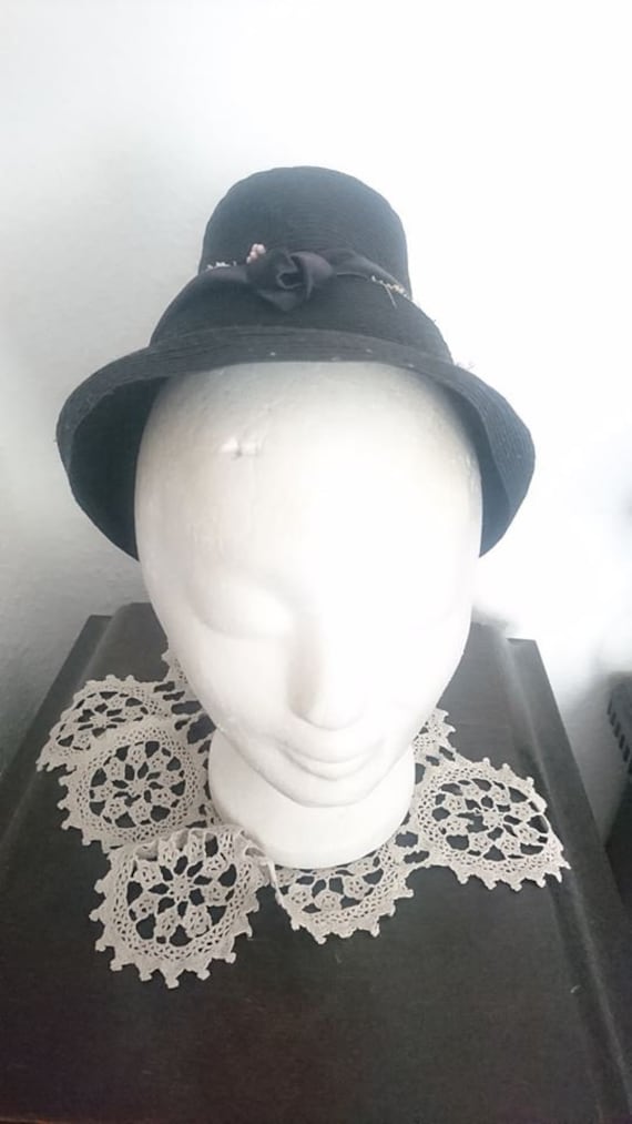 original 30s 40s 30s 40s hat has flowers flowers v