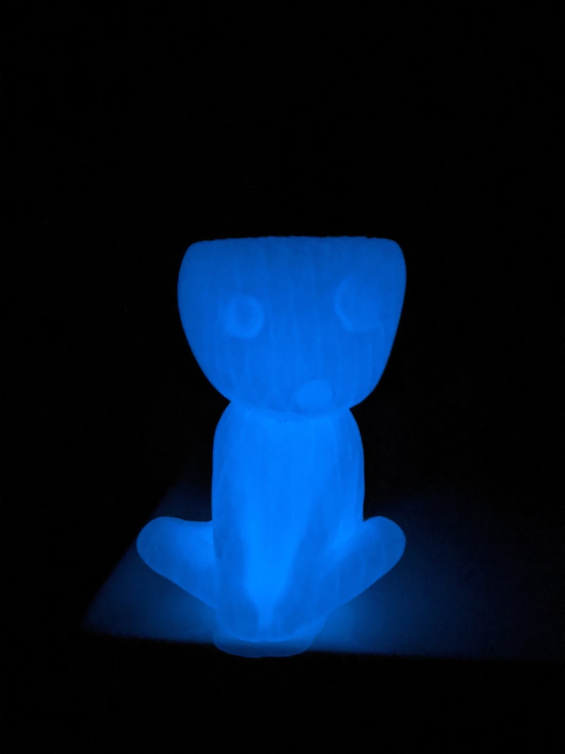 Kodama Succulent Plant Pot Planter glow in the dark image 5