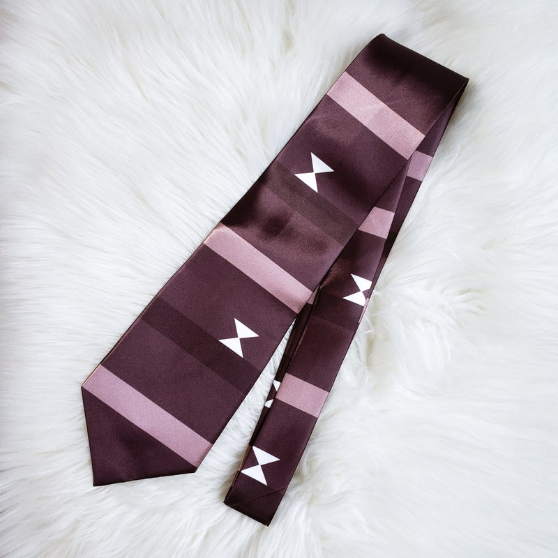 necktie as belt