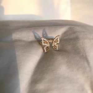 Adjustable gold butterfly ring