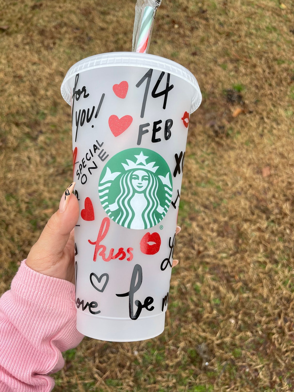 starbucks 2022 valentines cups