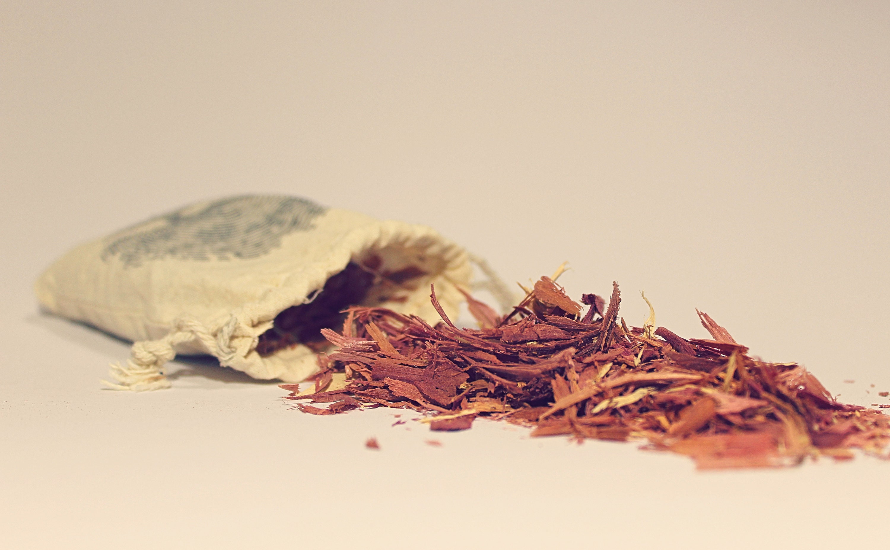 NATURAL Moth Balls Red Cedar Wood CHIPPINGS Non Toxic Moth and Bug