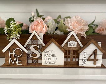 Personalisiertes Standing House Centerpiece, Bauernhausdekor, personalisierte Familienschilder, Minihaus, House Warming Geschenk, Wohnkultur, Custom