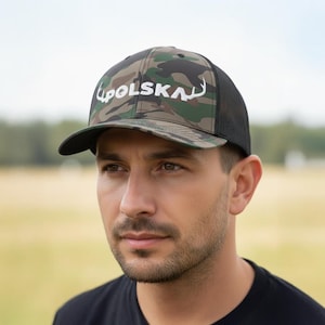 Gorra de camionero con camuflaje de Polska Outdoor (bordada)