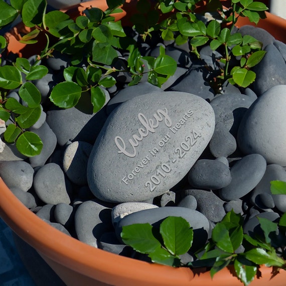 Personalised Pet Memorial Stone, Cat Memorial Stone, Dog Memorial Stone Pet Grave Marker Memorial Gift Dog Cat Memory Stone Pebble Christmas