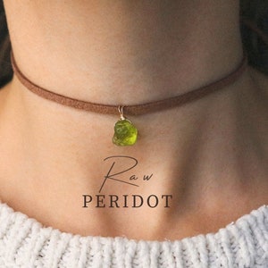 roher peridot choker, peridot choker, edelstein kette, samtchoker edelstein, geburtsstein august, raw peridot choker, peridot choker, gemstone necklace, velvet choker gemstone, birthstone august