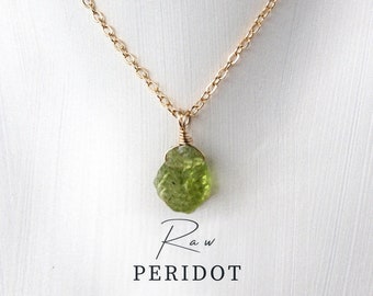 Raw peridot necklace, peridot pendant, crystal necklace, gemstone pendant, birthstone august, gift mom, raw crystal gift
