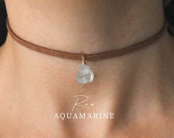 Roher Aquamarin Choker, Aquamarin Kette, Geburtsstein Kette, Edelstein Kette, minimalistisch, Geburtsstein März, Choker Samt, boho schmuck