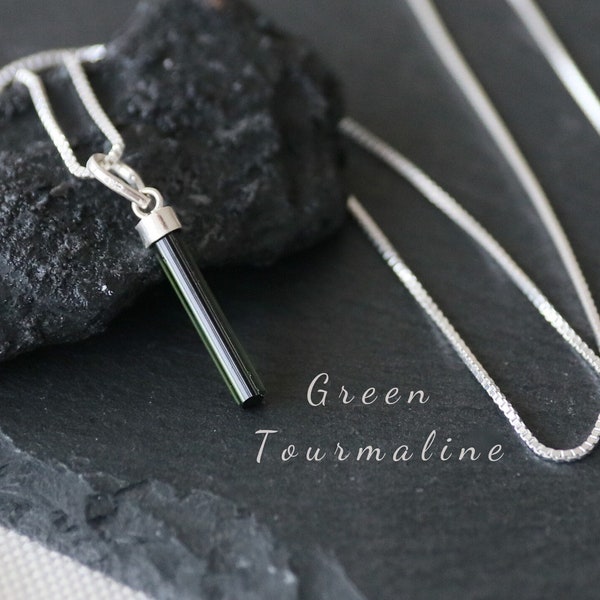 Tourmaline verte brute, collier tourmaline brute, collier en argent, pierre de naissance octobre