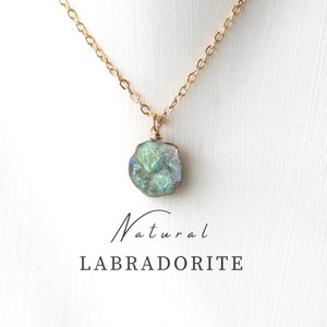 Collier en labradorite brute, pendentif en labradorite brute, colliers en cristal de guérison, collier en pierres précieuses, chaîne en cristal de labradorite, cadeau pour petite amie