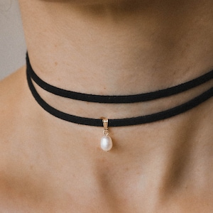 Fresh water pearl gold and silver with Velvet Choker Black or Brown