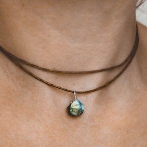 RAW Labradorite Choker, Labradorite Necklace, Gemstone Choker, Crystal Necklace, Layered Necklace, Labradorite Pendant on Choker Chain