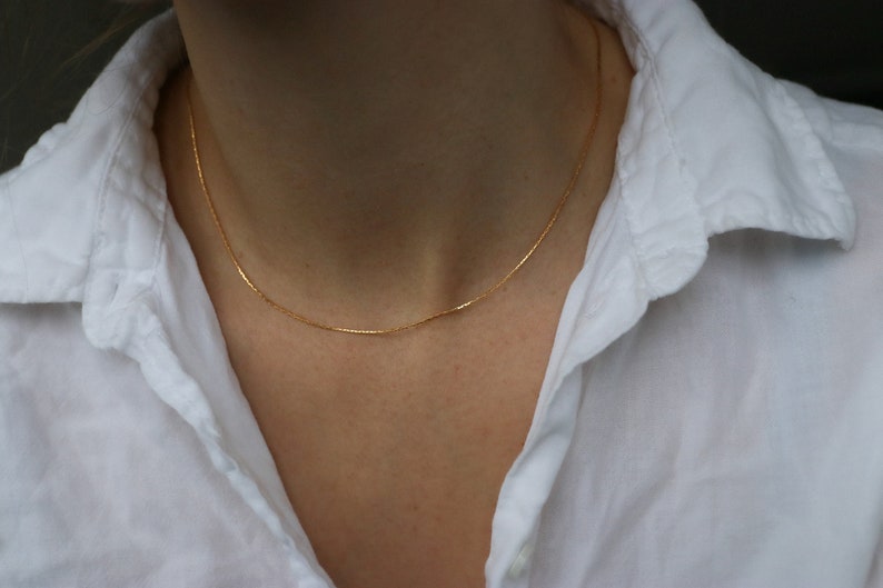 Collar muy fino lleno de oro de 14 quilates, collar minimalista, collar de oro de filigrana para damas, collar fino de oro imagen 3
