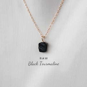 Raw black tourmaline necklace, raw tourmaline pendant, gemstone necklace, birthstone necklace, handmade necklace, black gemstone, protection zdjęcie 8