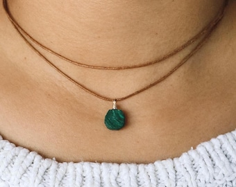 Raw malachite choker, malachite necklace, gemstone necklace, boho jewelry, gift girlfriend, gemstone green, healing stone, crystal necklace