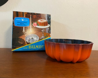 Vintage Nordic Ware Bundt Pan 12 Cup Heavy Cast Aluminum Tangerine Mold Orange Enameled